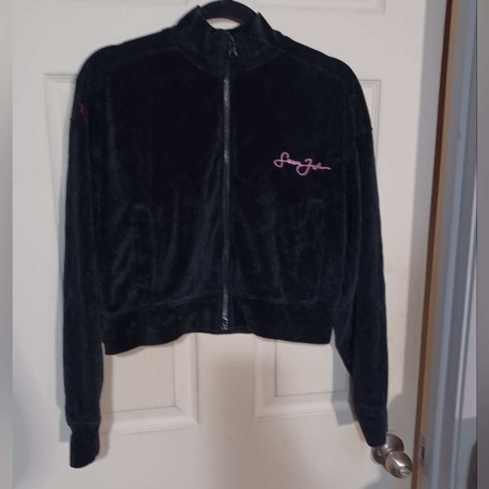 Missguided + Black Velour Bomber Jacket